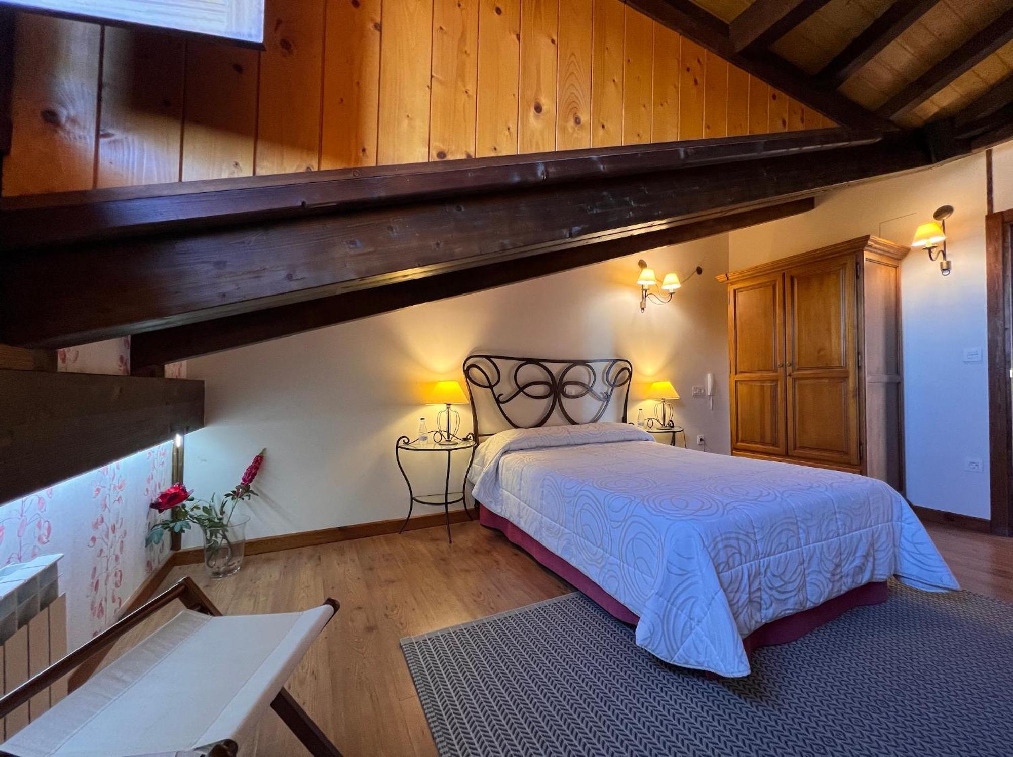 Hotel Rural Restaurante Las Baronas Santa Cruz de la Salceda Dış mekan fotoğraf