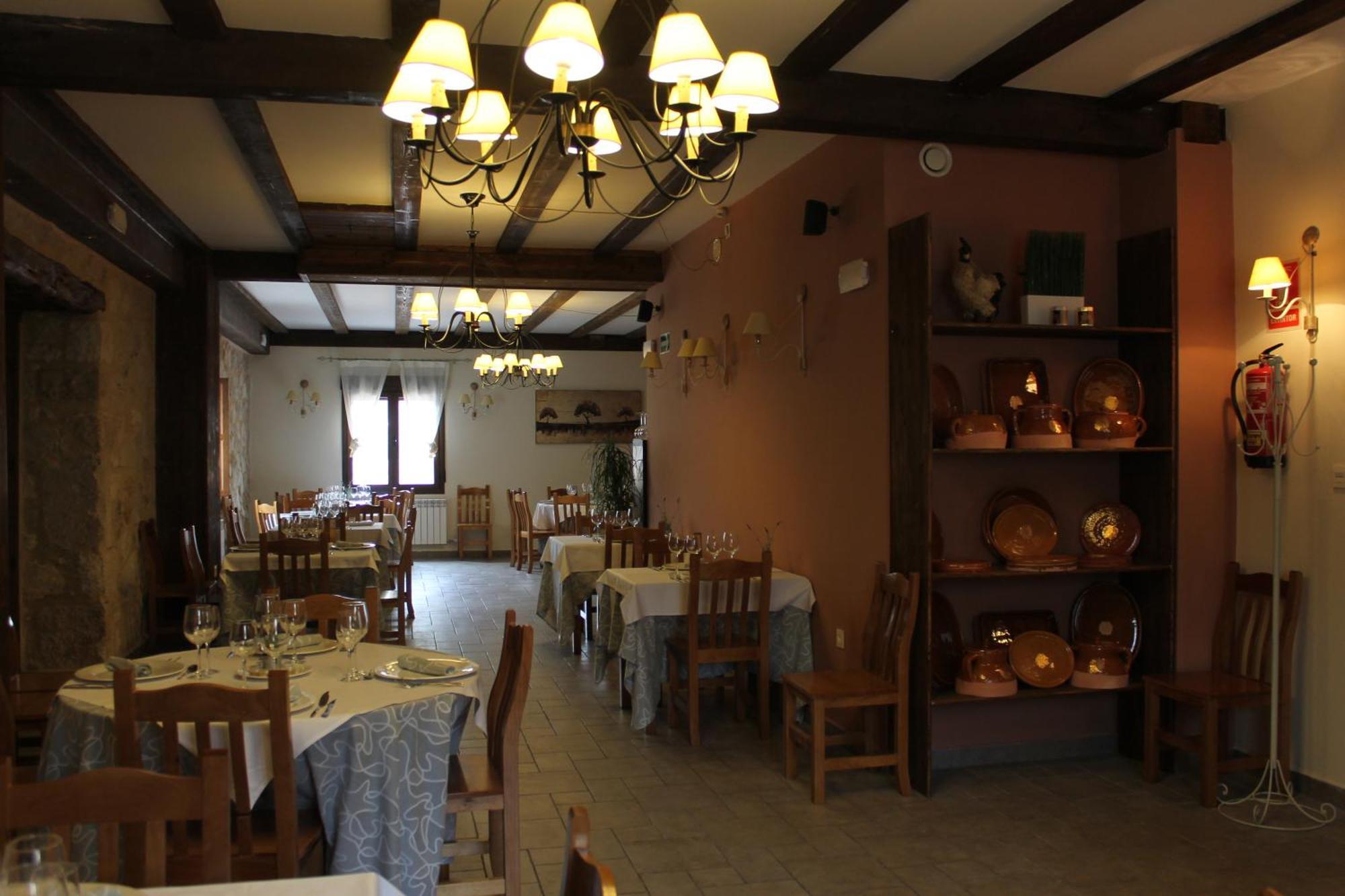 Hotel Rural Restaurante Las Baronas Santa Cruz de la Salceda Dış mekan fotoğraf